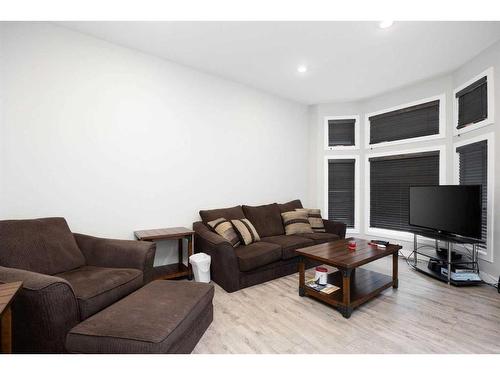 188 Beacon Hill Drive, Fort Mcmurray, AB - Indoor Photo Showing Living Room