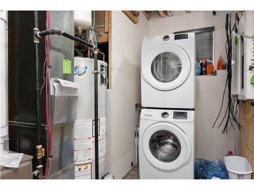 188 Beacon Hill Drive, Fort Mcmurray, AB - Indoor Photo Showing Laundry Room