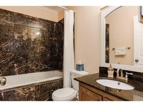 173 Woodland Drive, Fort Mcmurray, AB - Indoor Photo Showing Bathroom