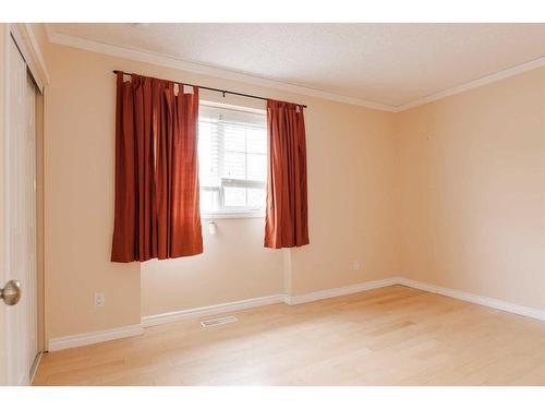 173 Woodland Drive, Fort Mcmurray, AB - Indoor Photo Showing Other Room