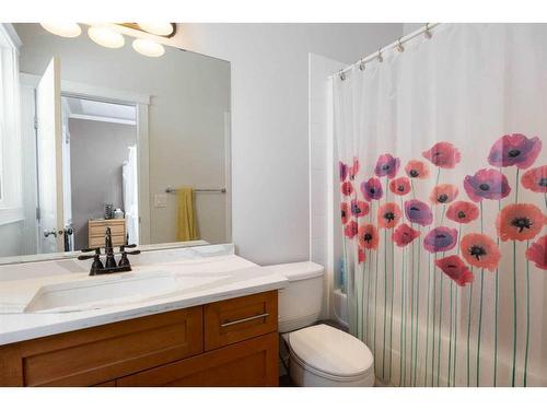 211 Woodpecker Way, Fort Mcmurray, AB - Indoor Photo Showing Bathroom