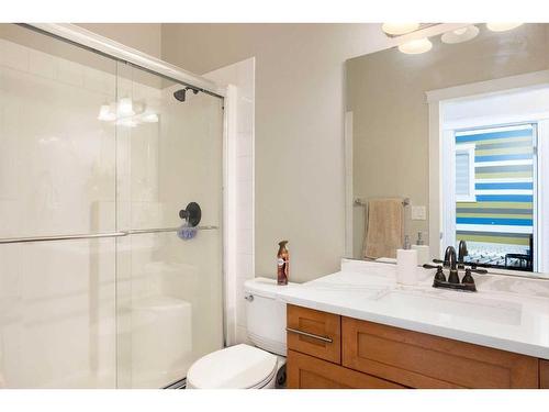 211 Woodpecker Way, Fort Mcmurray, AB - Indoor Photo Showing Bathroom