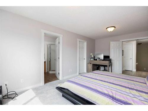 211 Woodpecker Way, Fort Mcmurray, AB - Indoor Photo Showing Bedroom