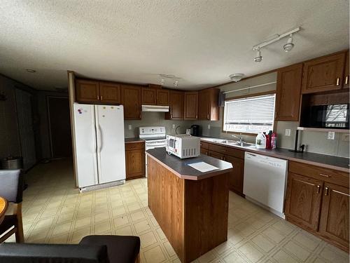 116 Cokerill Crescent, Fort Mcmurray, AB - Indoor Photo Showing Kitchen With Double Sink