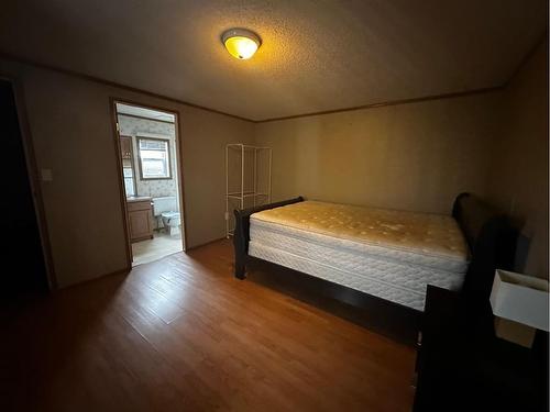 116 Cokerill Crescent, Fort Mcmurray, AB - Indoor Photo Showing Bedroom