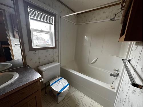 116 Cokerill Crescent, Fort Mcmurray, AB - Indoor Photo Showing Bathroom