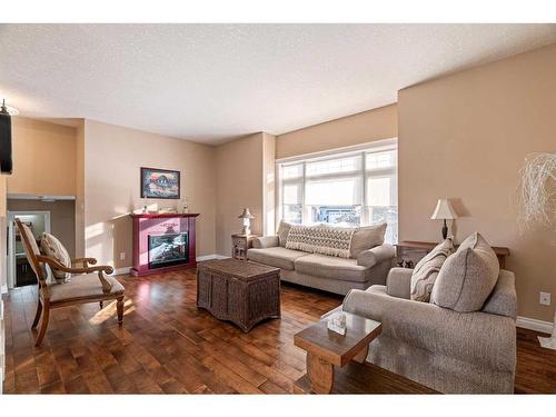 140 Brosseau Crescent, Fort Mcmurray, AB - Indoor Photo Showing Living Room