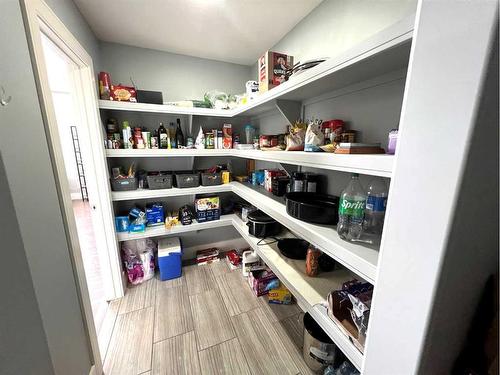 105 Dehoog Crescent, Fort Mcmurray, AB - Indoor With Storage