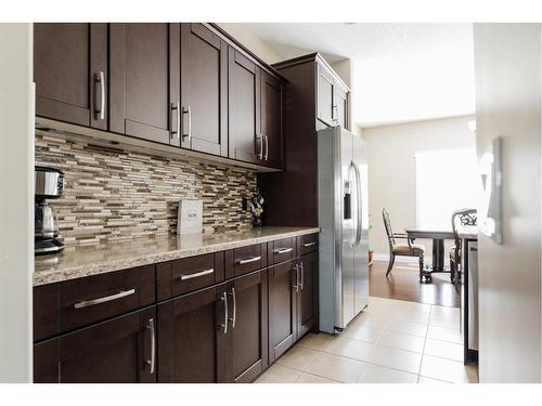 19-300 Sparrow Hawk Drive, Fort Mcmurray, AB - Indoor Photo Showing Kitchen