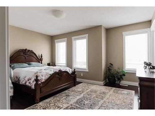 19-300 Sparrow Hawk Drive, Fort Mcmurray, AB - Indoor Photo Showing Bedroom