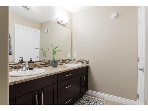 19-300 Sparrow Hawk Drive, Fort Mcmurray, AB - Indoor Photo Showing Bathroom