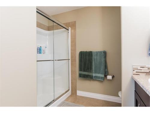 19-300 Sparrow Hawk Drive, Fort Mcmurray, AB - Indoor Photo Showing Bathroom