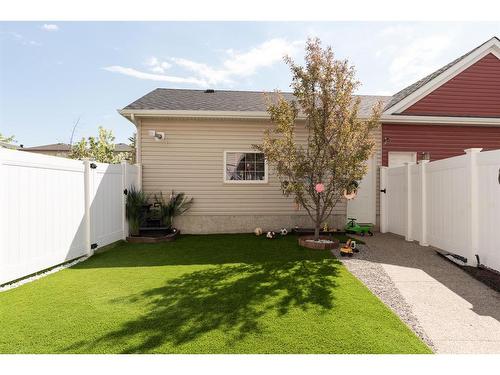 19-300 Sparrow Hawk Drive, Fort Mcmurray, AB - Outdoor With Exterior