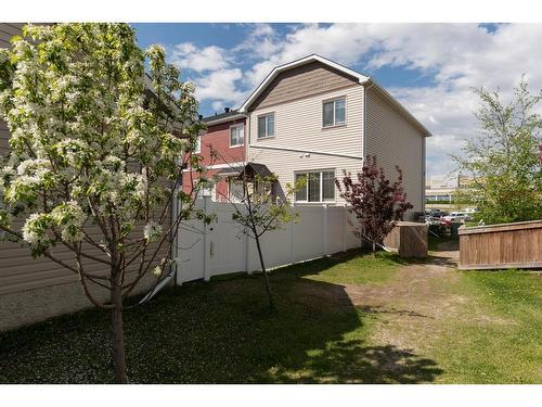 19-300 Sparrow Hawk Drive, Fort Mcmurray, AB - Outdoor