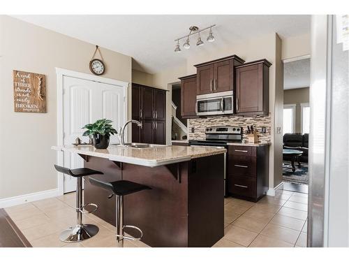 19-300 Sparrow Hawk Drive, Fort Mcmurray, AB - Indoor Photo Showing Kitchen With Upgraded Kitchen