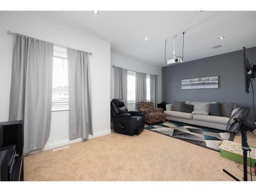 173 Blackburn Drive, Fort Mcmurray, AB - Indoor Photo Showing Living Room