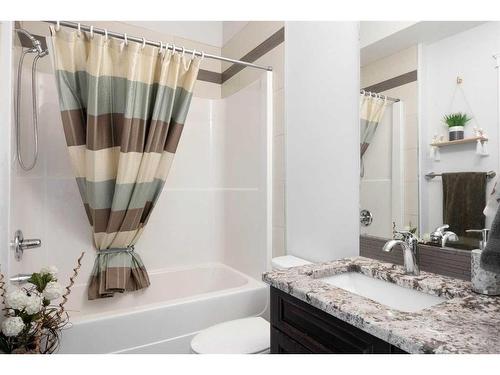 173 Blackburn Drive, Fort Mcmurray, AB - Indoor Photo Showing Bathroom