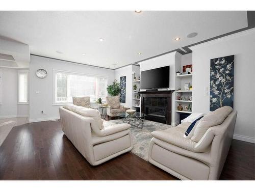 173 Blackburn Drive, Fort Mcmurray, AB - Indoor Photo Showing Living Room