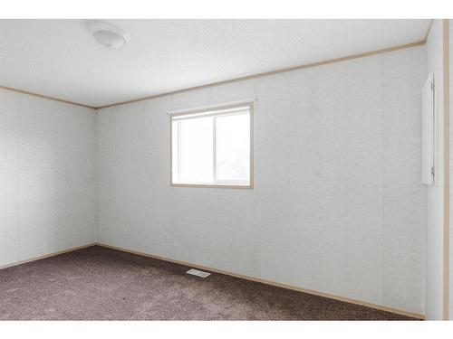 125 Hoehne Street, Fort Mcmurray, AB - Indoor Photo Showing Other Room