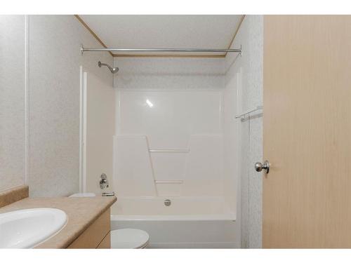 125 Hoehne Street, Fort Mcmurray, AB - Indoor Photo Showing Bathroom