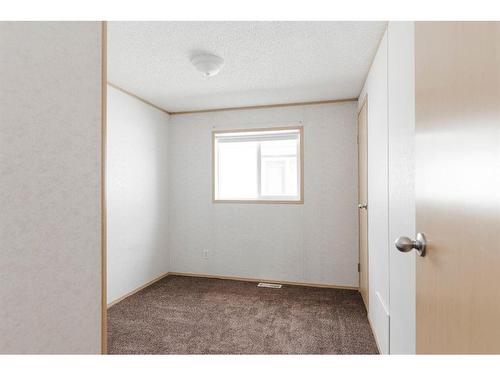 125 Hoehne Street, Fort Mcmurray, AB - Indoor Photo Showing Other Room