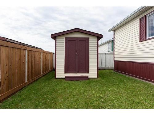 125 Hoehne Street, Fort Mcmurray, AB - Outdoor With Exterior