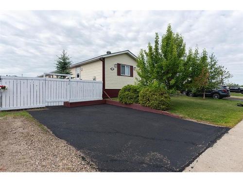 125 Hoehne Street, Fort Mcmurray, AB - Outdoor