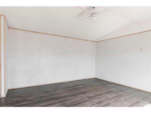 125 Hoehne Street, Fort Mcmurray, AB - Indoor Photo Showing Other Room