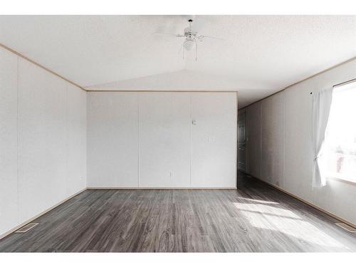 125 Hoehne Street, Fort Mcmurray, AB - Indoor Photo Showing Other Room