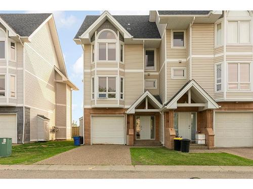 39-97 Wilson Drive, Fort Mcmurray, AB - Outdoor With Facade