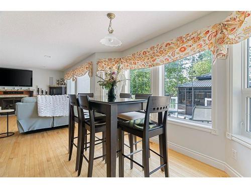 113 Wood Buffalo Way, Fort Mcmurray, AB - Indoor Photo Showing Dining Room