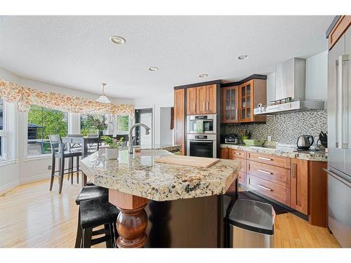 113 Wood Buffalo Way, Fort Mcmurray, AB - Indoor Photo Showing Kitchen With Upgraded Kitchen