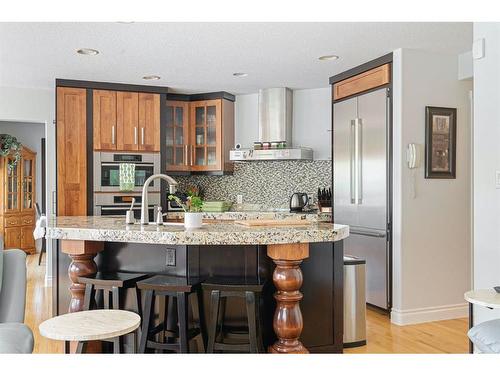113 Wood Buffalo Way, Fort Mcmurray, AB - Indoor Photo Showing Kitchen With Upgraded Kitchen