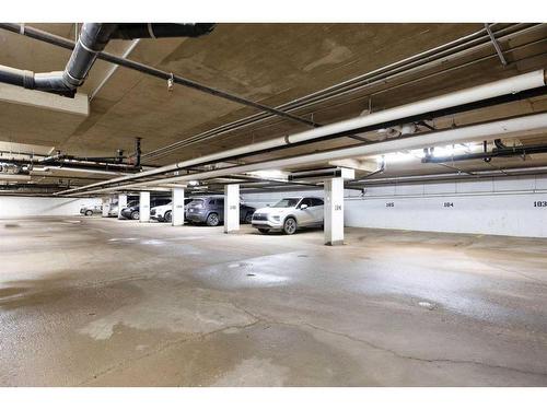 2406-38 Riedel Street, Fort Mcmurray, AB - Indoor Photo Showing Garage