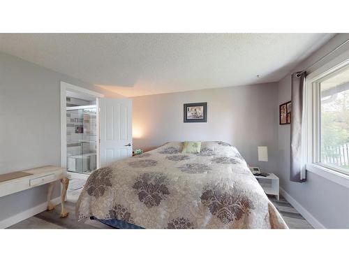 194 Windsor Drive, Fort Mcmurray, AB - Indoor Photo Showing Bedroom