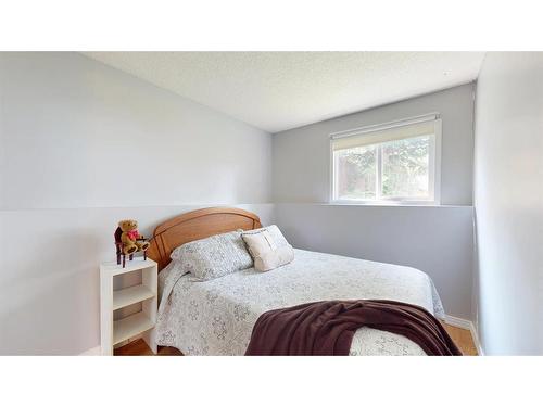 194 Windsor Drive, Fort Mcmurray, AB - Indoor Photo Showing Bedroom