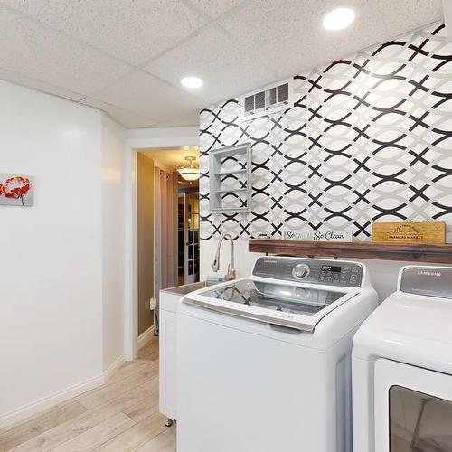 173 Elmore Drive, Fort Mcmurray, AB - Indoor Photo Showing Laundry Room