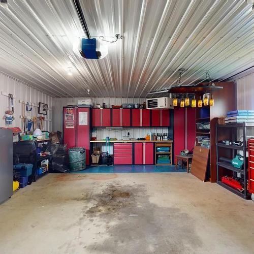 173 Elmore Drive, Fort Mcmurray, AB - Indoor Photo Showing Garage