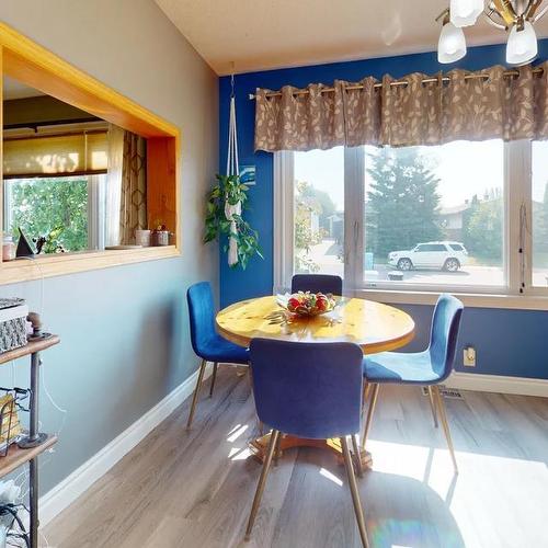 173 Elmore Drive, Fort Mcmurray, AB - Indoor Photo Showing Dining Room