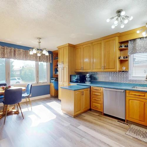 173 Elmore Drive, Fort Mcmurray, AB - Indoor Photo Showing Kitchen