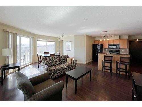 416-118 Millennium Drive, Fort Mcmurray, AB - Indoor Photo Showing Living Room