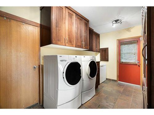 127 Christina Court, Fort Mcmurray, AB - Indoor Photo Showing Laundry Room