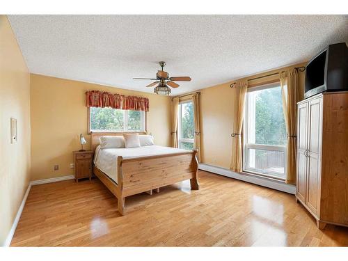 127 Christina Court, Fort Mcmurray, AB - Indoor Photo Showing Bedroom