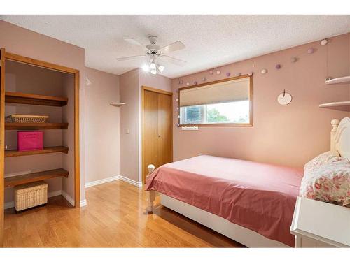 127 Christina Court, Fort Mcmurray, AB - Indoor Photo Showing Bedroom