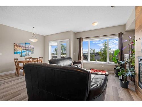 56-313 Millennium Drive, Fort Mcmurray, AB - Indoor Photo Showing Living Room