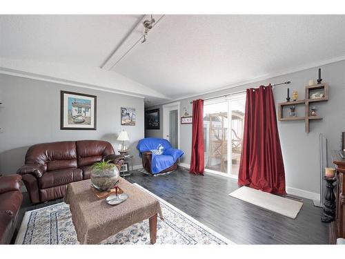 169 Cree Road, Fort Mcmurray, AB - Indoor Photo Showing Living Room