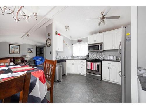 169 Cree Road, Fort Mcmurray, AB - Indoor Photo Showing Kitchen With Upgraded Kitchen