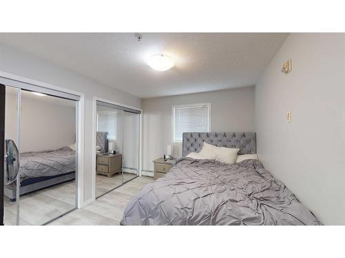 1211-200 Lougheed Drive, Fort Mcmurray, AB - Indoor Photo Showing Bedroom