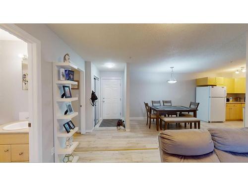 1211-200 Lougheed Drive, Fort Mcmurray, AB - Indoor