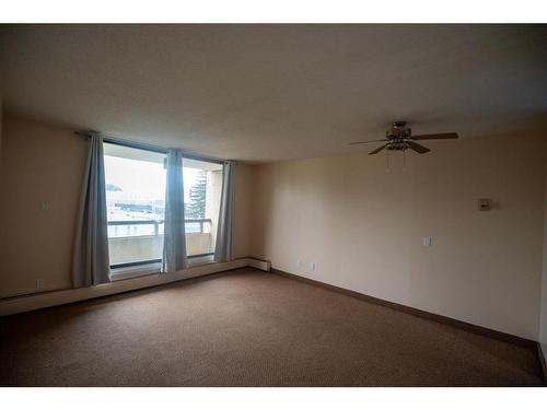 304-11721 Macdonald Drive, Fort Mcmurray, AB - Indoor Photo Showing Other Room